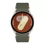 ساعت هوشمند سامسونگ مدل Galaxy Watch 7 40mm دارای قابلیت های کنترل موسیقی (Music Player)، قابلیت مکالمه از طریق بلوتوث، قابلیت تغییر طرح ساعت یا تم، صفحه همیشه روشن (Always-on Display)، پشتیبانی از دستیار صوتی بند پلاستیک