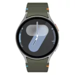 ساعت هوشمند سامسونگ مدل Galaxy Watch 7 40mm دارای قابلیت های کنترل موسیقی (Music Player)، قابلیت مکالمه از طریق بلوتوث، قابلیت تغییر طرح ساعت یا تم، صفحه همیشه روشن (Always-on Display)، پشتیبانی از دستیار صوتی بند پلاستیک