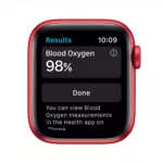 ساعت هوشمند اپل واچ سری 6 مدل 44mm Aluminum Case with Sport silicone Band، صفحه نمایش لمسی 1.78 اینچ با Retina LTPO OLED، سازگار با iPhone 6S به بالا و IOS 14 به بالا، قابلیت مکالمه از طریق بلوتوث، شمارنده ضربان قلب، شتاب‌سنج، گام‌شمار، باتری لیتیوم یونی