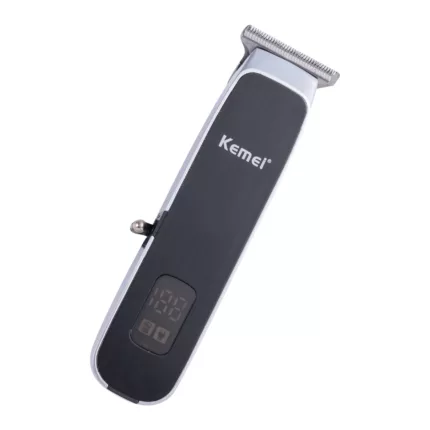 ماشین اصلاح موی سر و صورت کیمی مدل KM-1893، اصلاح به صورت خط زن، طراحی ارگونومیک، منبع انرژی با باتری، تکنولوژی اصلاح به صورت برش مستقیم، مدت زمان شارژ 120 دقیقه و مدت زمان استفاده پس از شارژ 90 دقیقه، به همراه برس تمیزکننده، کابل شارژ USB و روغن