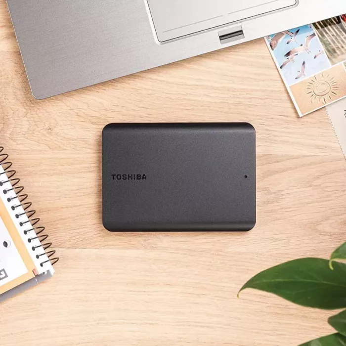 هارد اکسترنال توشیبا مدل Canvio Basics ظرفیت یک ترابایت دارای رابط USB Type-A 3.0